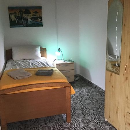 Anns Guesthouse Bakaugambia Екстериор снимка