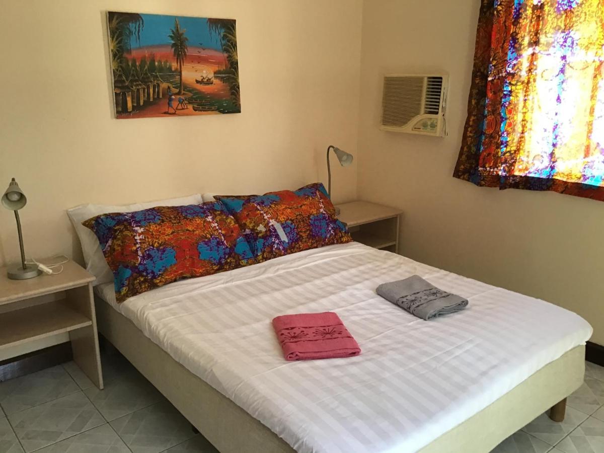 Anns Guesthouse Bakaugambia Екстериор снимка