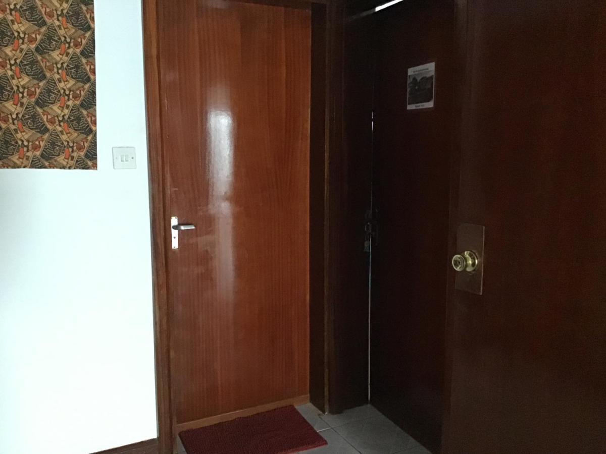 Anns Guesthouse Bakaugambia Екстериор снимка