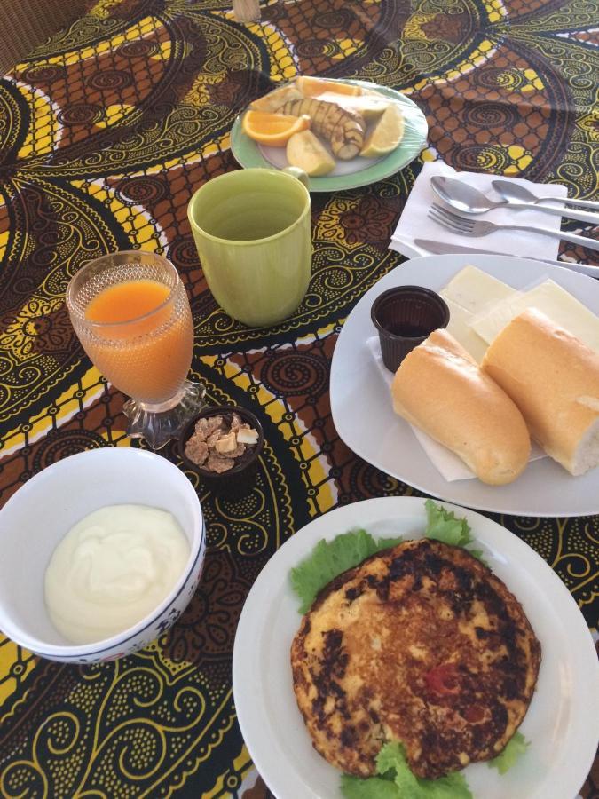 Anns Guesthouse Bakaugambia Екстериор снимка
