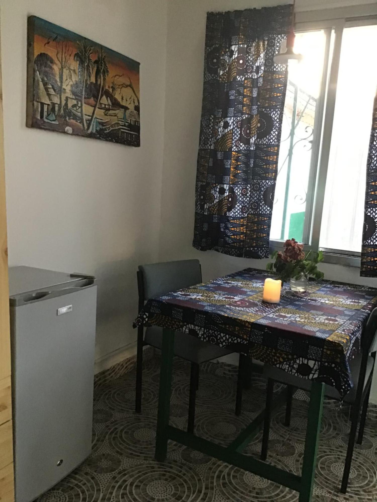 Anns Guesthouse Bakaugambia Екстериор снимка