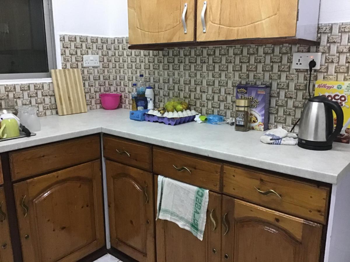 Anns Guesthouse Bakaugambia Екстериор снимка