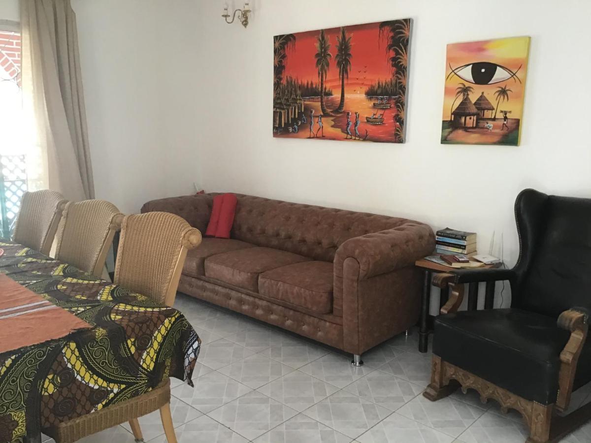 Anns Guesthouse Bakaugambia Екстериор снимка