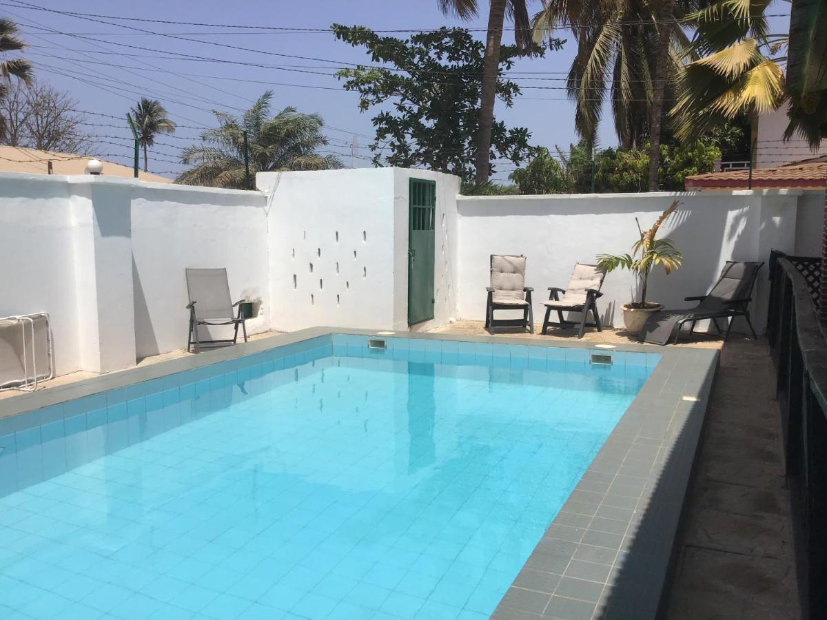 Anns Guesthouse Bakaugambia Екстериор снимка