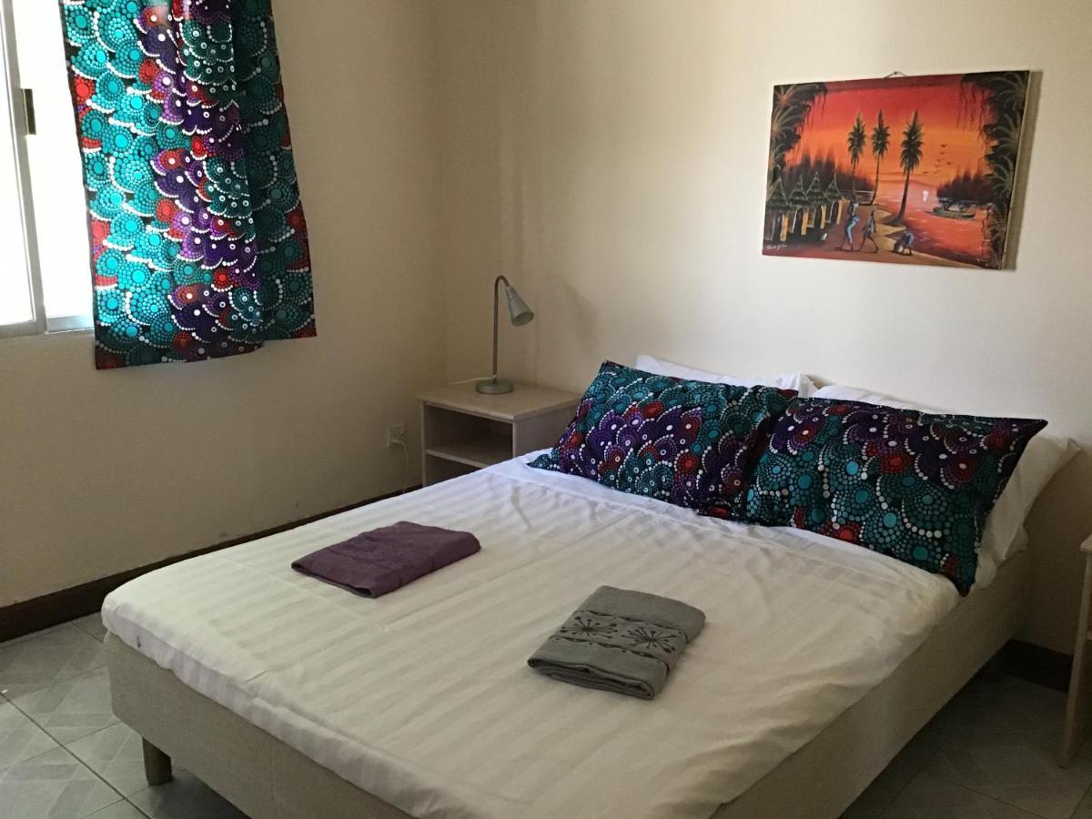 Anns Guesthouse Bakaugambia Екстериор снимка
