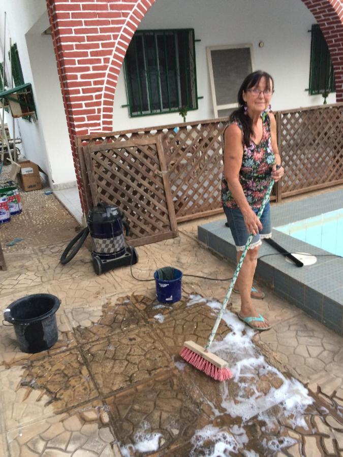 Anns Guesthouse Bakaugambia Екстериор снимка